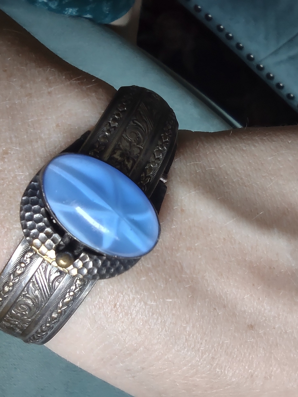 Blue Star Stone Accent Vintage Buckle Bracelet - Blue